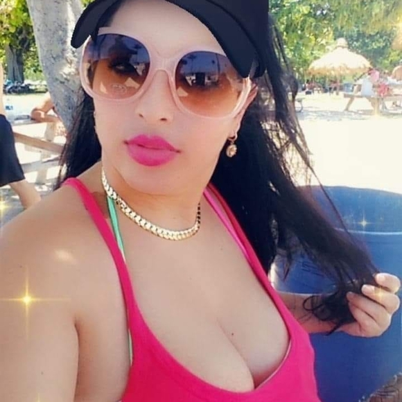 Meet your Posher, Maite - Picture 1 of 1